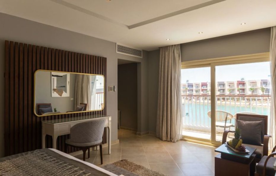 Jacuzzi Suite-Posh Club