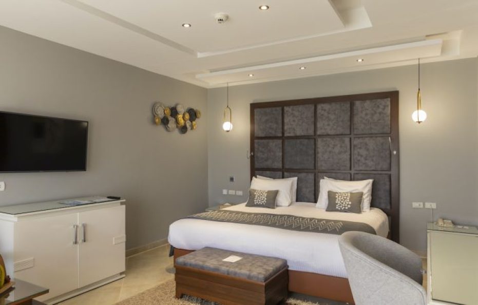 Jacuzzi Suite-Posh Club