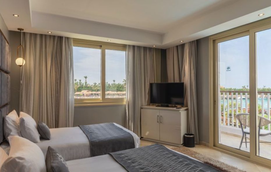 Jacuzzi Suite-Posh Club