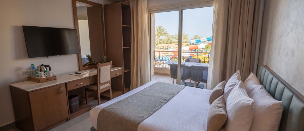 Family Jacuzzi Suite