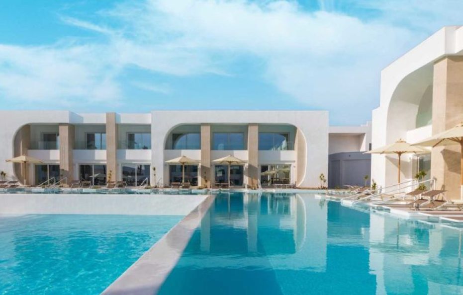 Deluxe Swim-Up Room