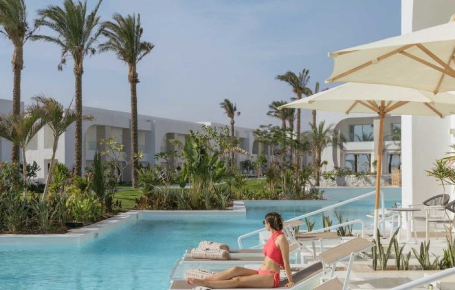 Deluxe Swim-Up Room