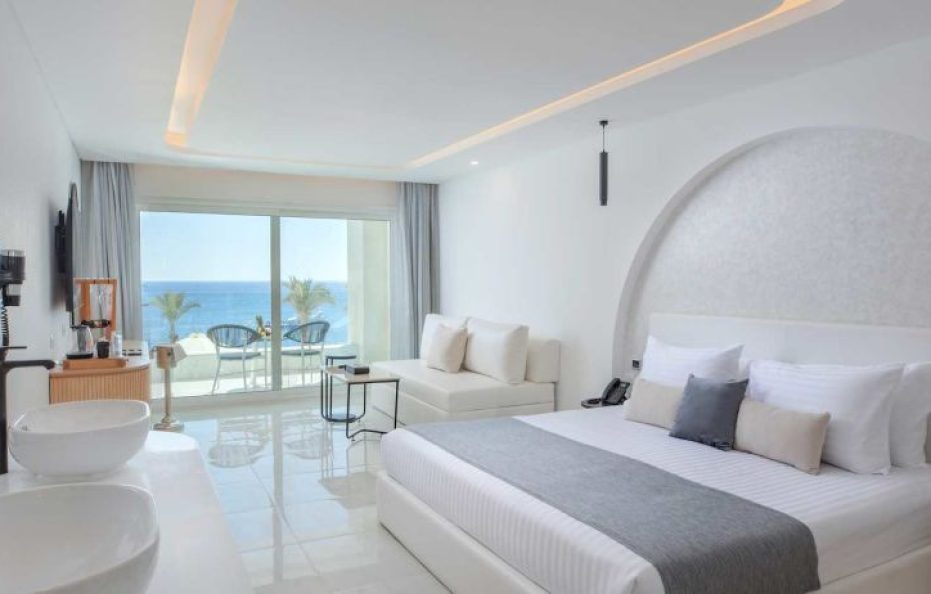 Junior Jacuzzi Suite- Posh Club
