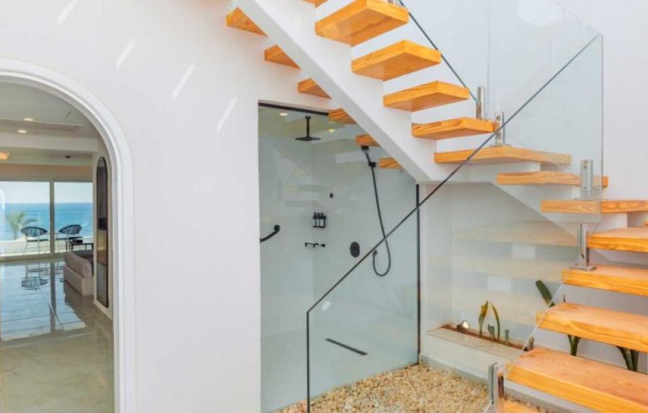 Junior Jacuzzi Suite- Posh Club