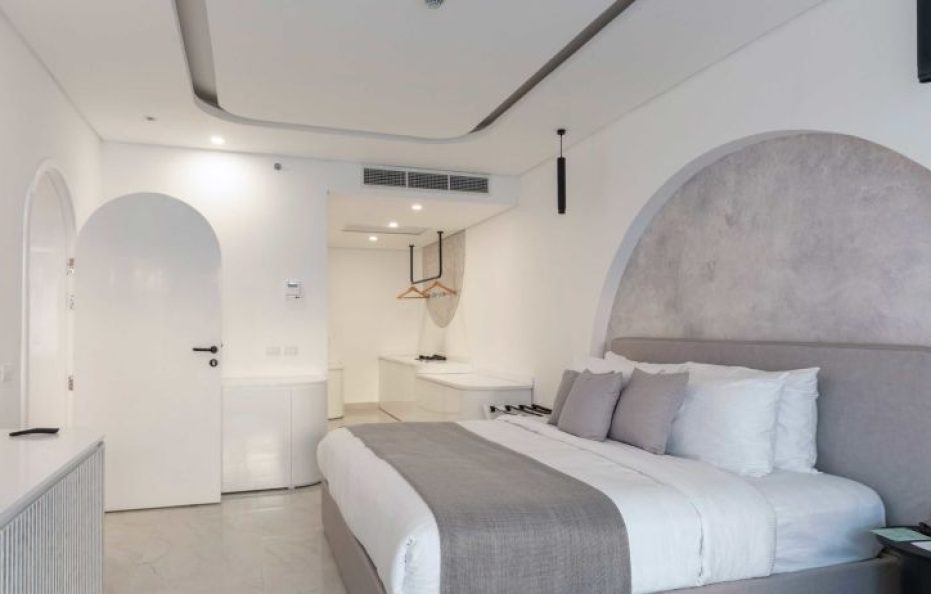 Executive Pool Suite- Posh Club
