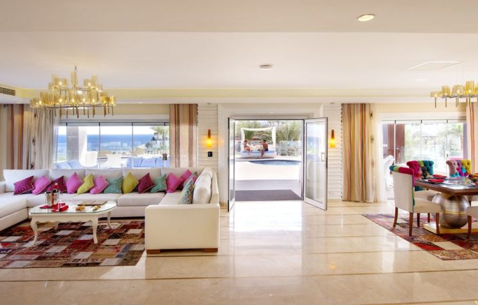 Royal Villa- Posh Club