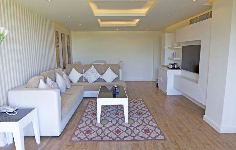 Royal Villa- Posh Club