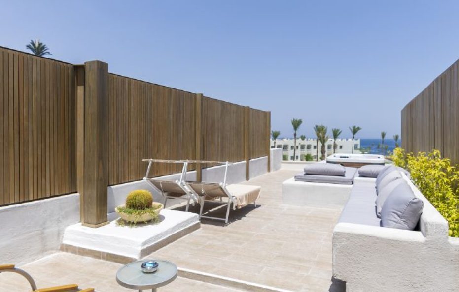 Jacuzzi Suite- Posh Club