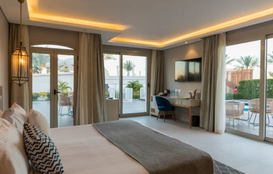Diamond Pool Suite- Posh Club