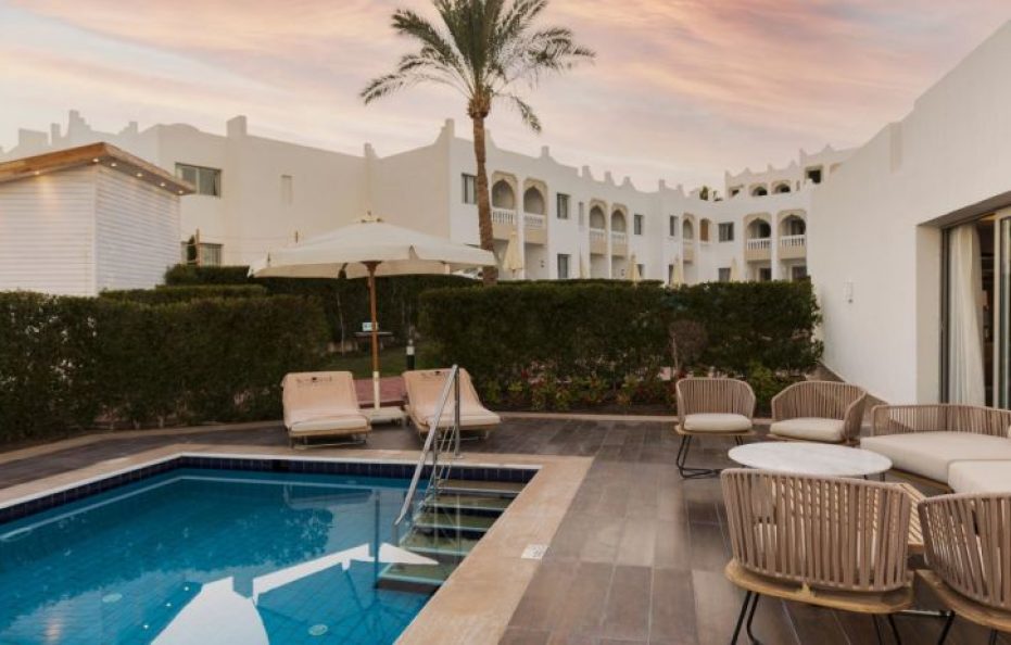 Diamond Pool Suite- Posh Club