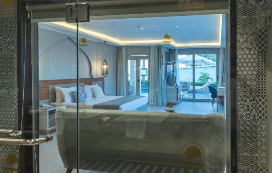 Diamond Pool Suite- Posh Club