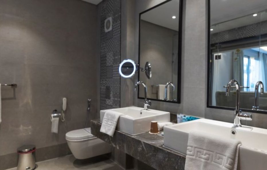 Diamond Pool Suite- Posh Club