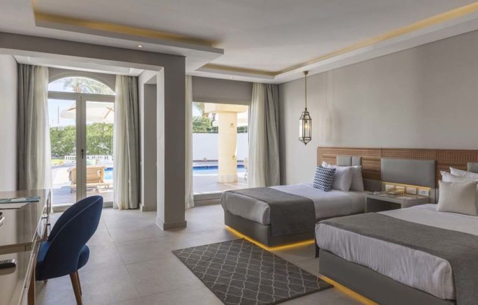 Royal Villa- Posh Club