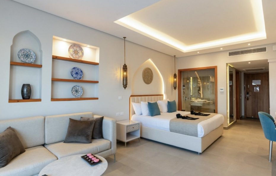 Family Swim-Up Suite