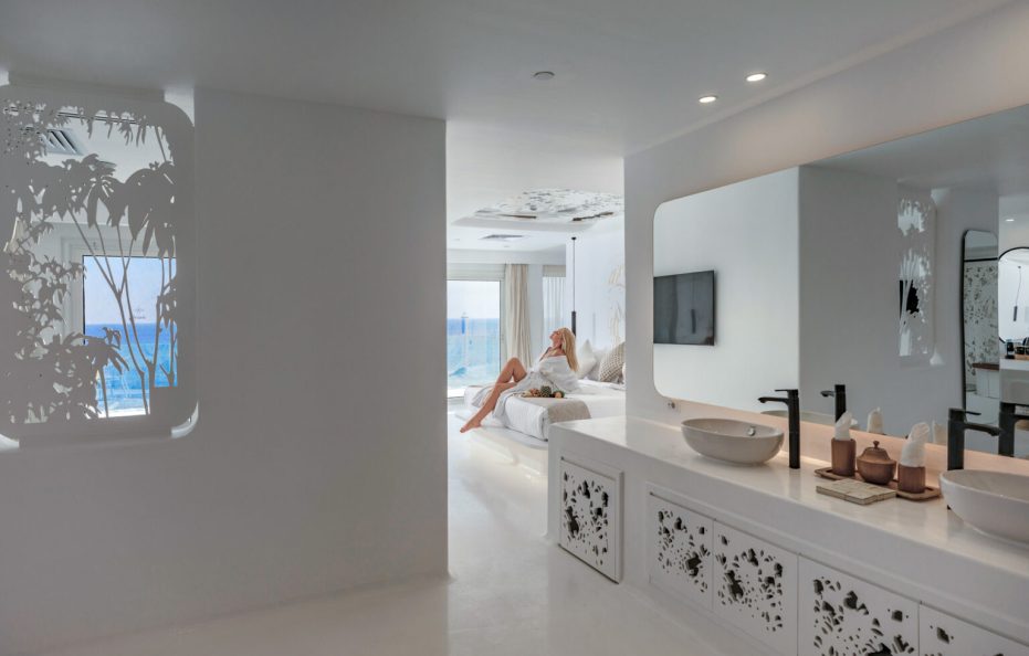 Hall of Fame Jacuzzi Suite