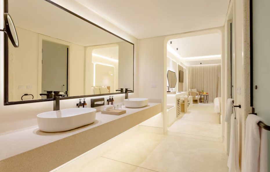 Honeymoon Suite