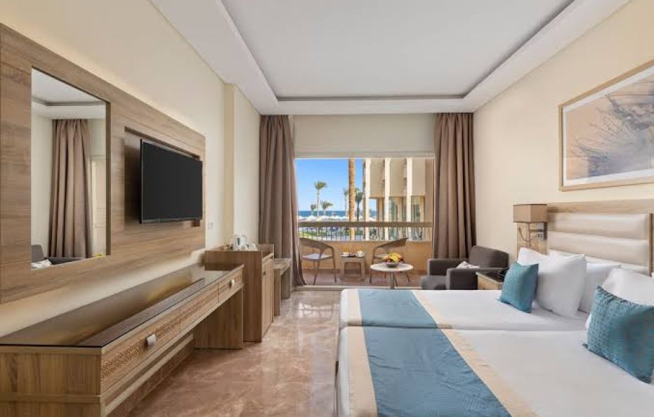 Deluxe Room with Sea View