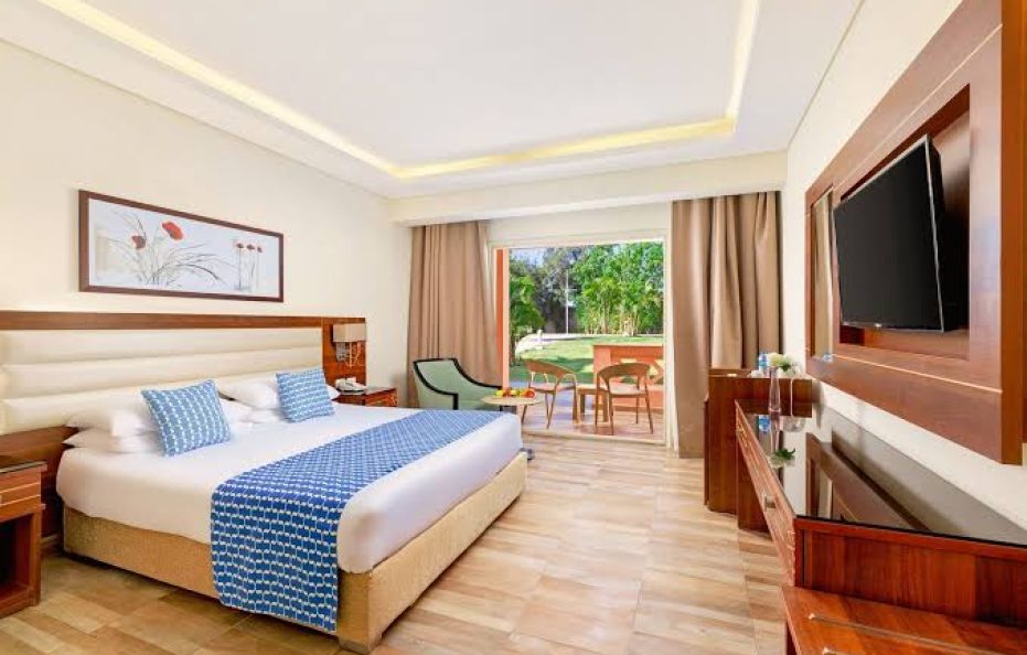DELUXE ROOM WITH GARDEN VIEW