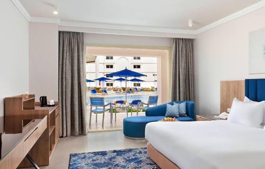 DELUXE ROOM POOL VIEW