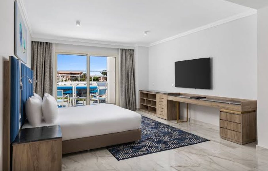 EXECUTIVE SUITE SEA VIEW