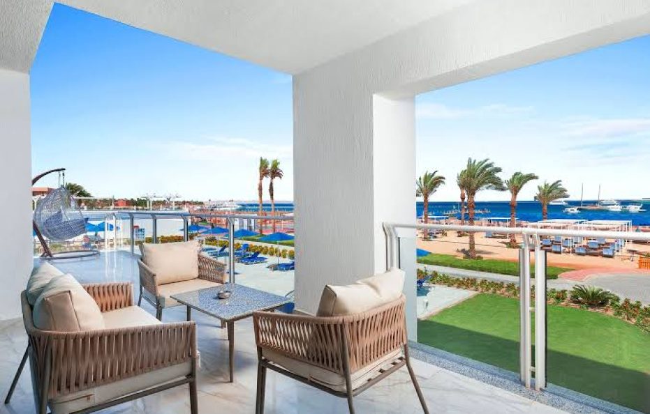 EXECUTIVE SUITE SEA VIEW