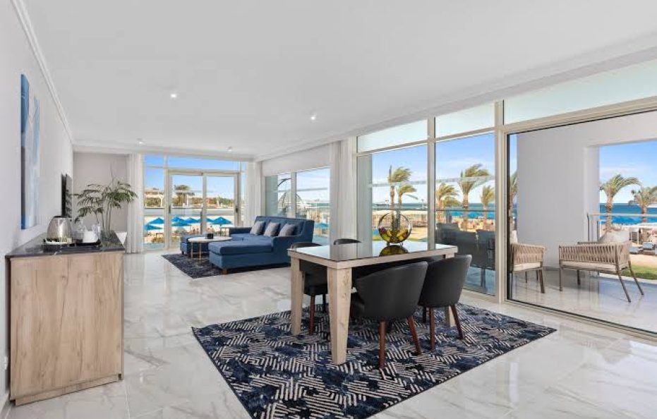 EXECUTIVE SUITE SEA VIEW